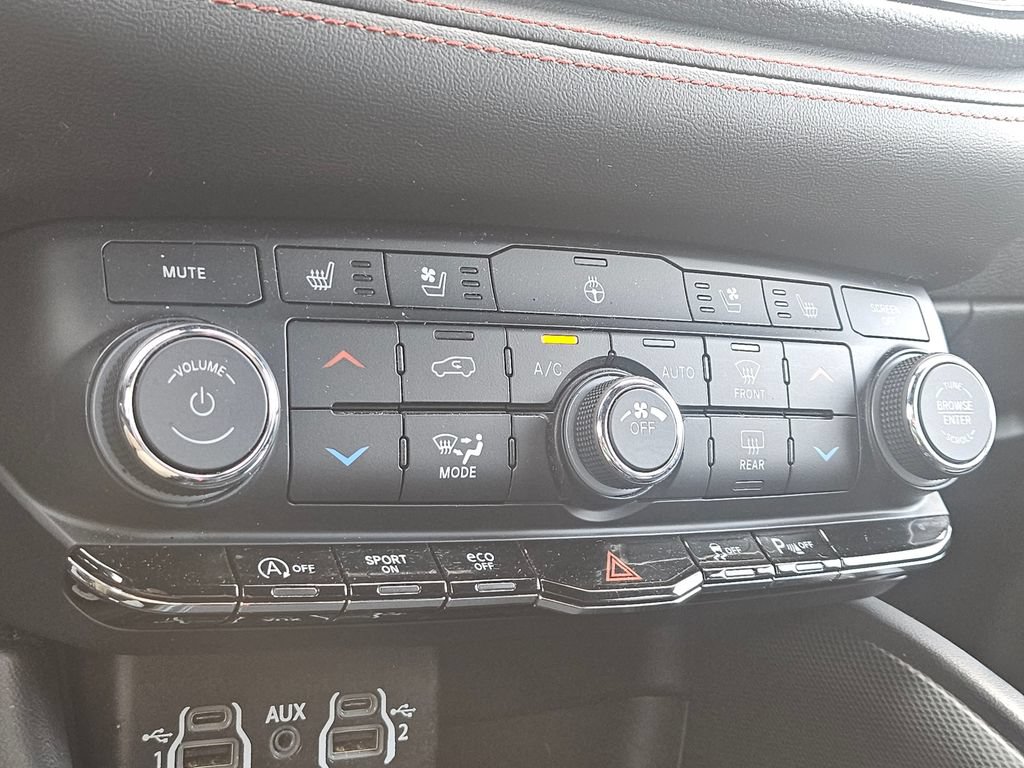 Used 2023 Dodge Durango GT RWD image 34