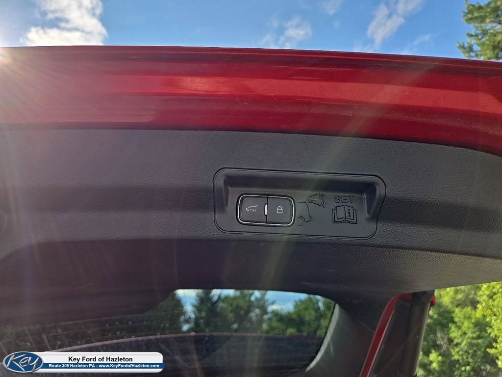 Certified 2024 Ford Explorer XLT w/ Equipment Group 202A AWD/4WD image 13
