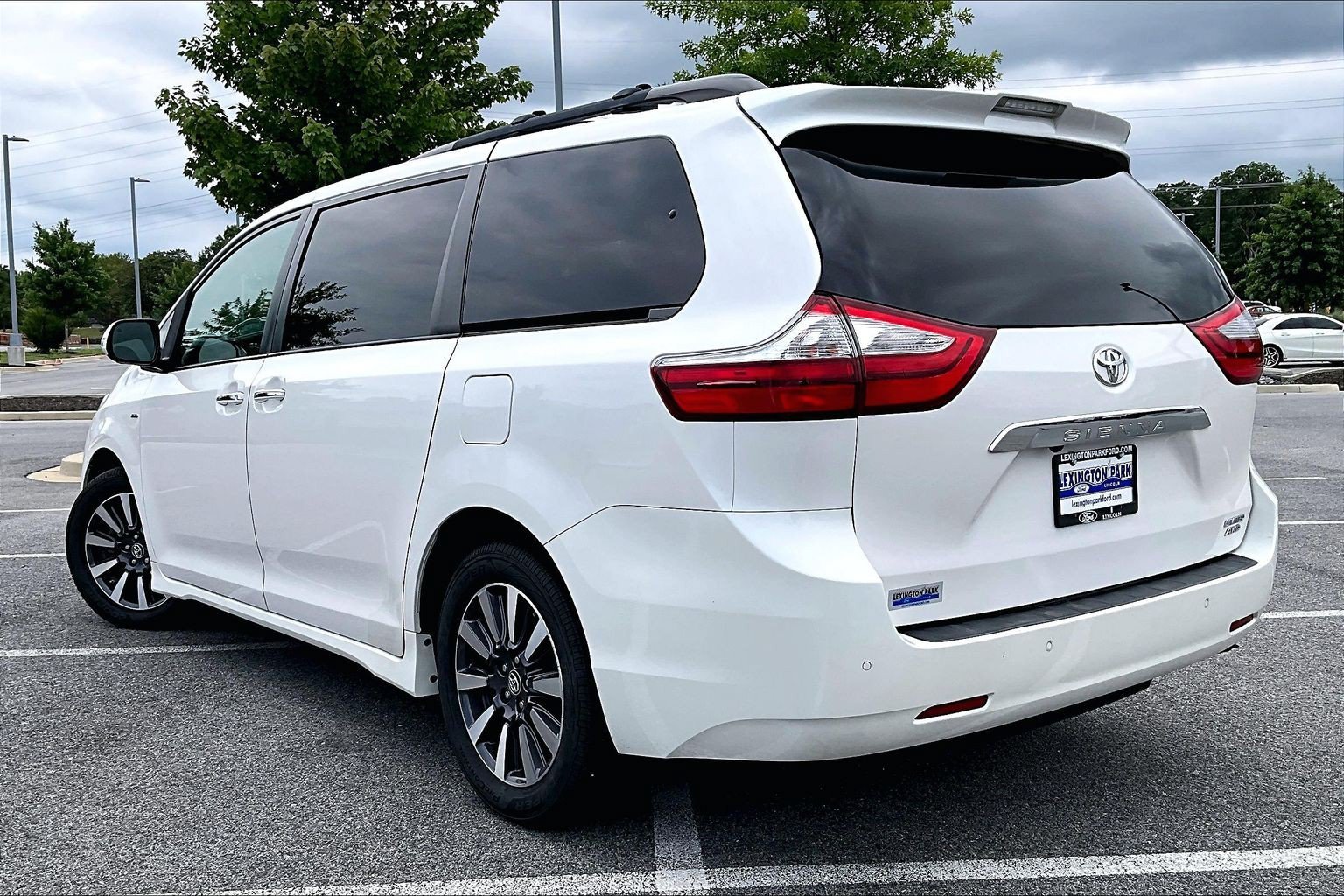 Used 2019 Toyota Sienna Limited Premium AWD/4WD image 6
