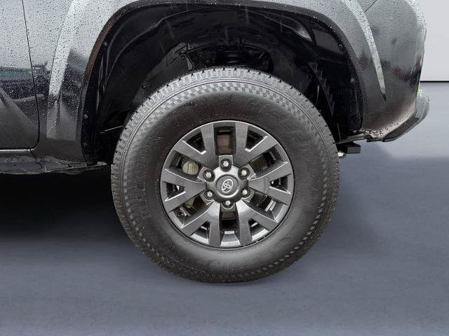 Used 2022 Toyota Tacoma SR5 RWD image 9