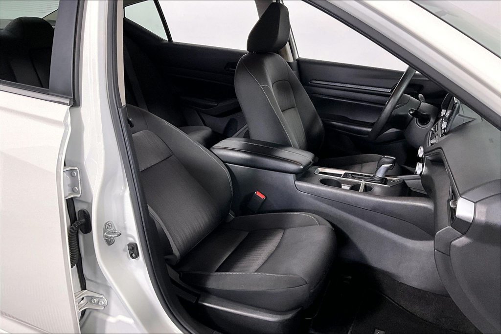 Used 2024 Nissan Altima 2.5 S FWD image 7