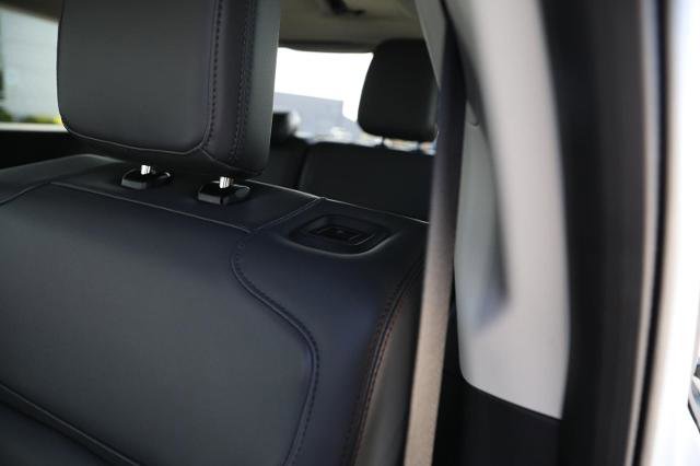 Certified 2025 Ford Expedition Active AWD/4WD image 34
