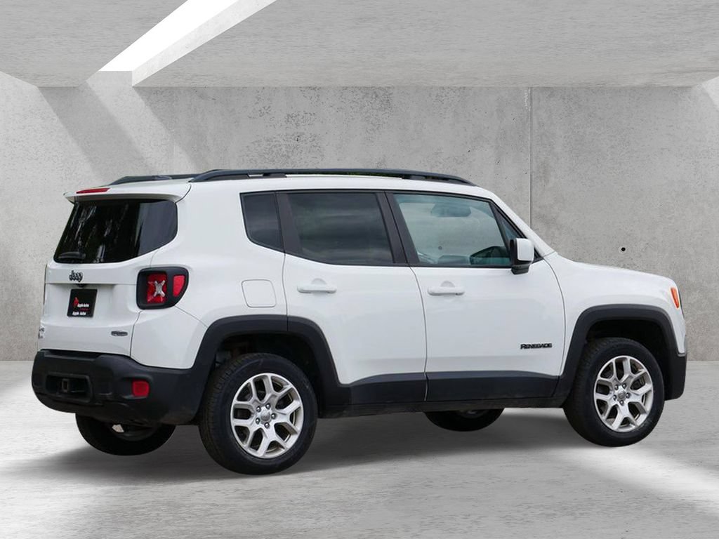Used 2017 Jeep Renegade Latitude w/ Popular Equipment Group AWD/4WD image 3