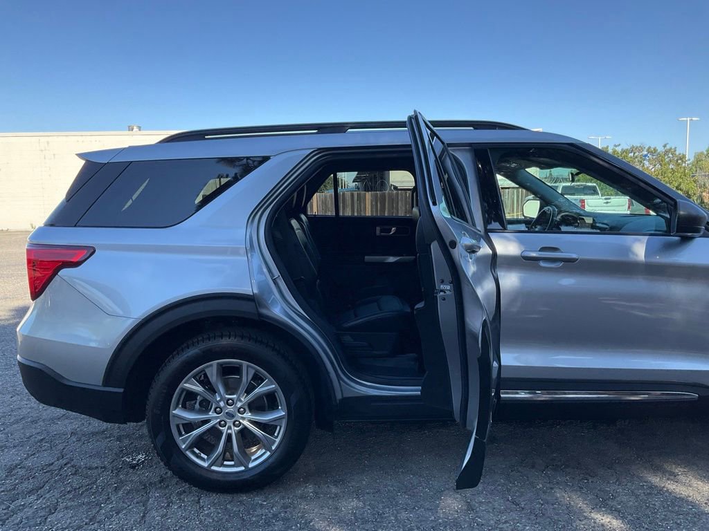 Certified 2022 Ford Explorer XLT w/ Equipment Group 202A image 60