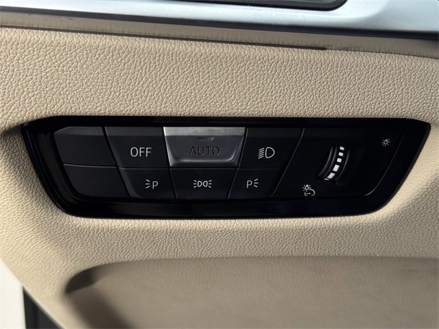 Used 2023 BMW 330i Sedan w/ Driving Assistance Package image 21