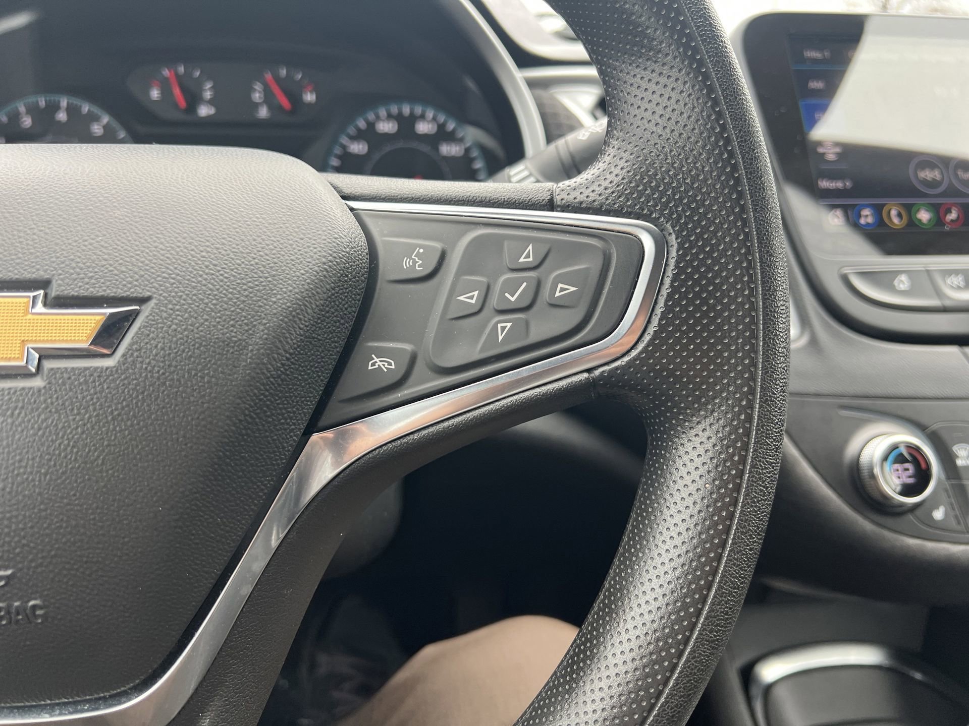 Used 2024 Chevrolet Malibu LT image 12