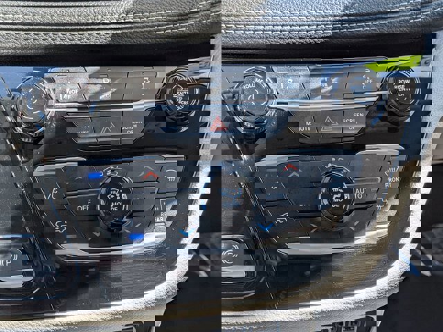 Used 2023 Chrysler Pacifica Touring-L image 25