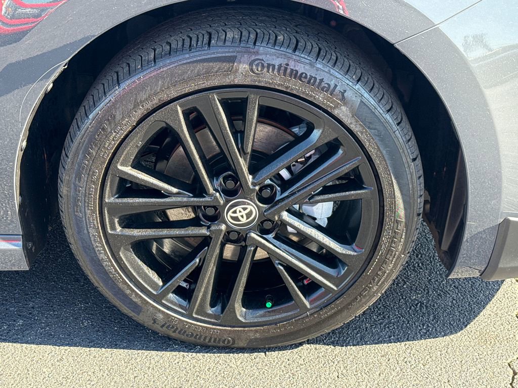 Used 2025 Toyota Camry SE image 12