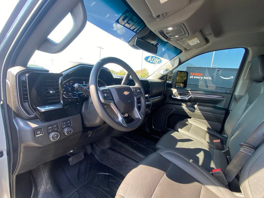 Used 2024 Chevrolet Silverado 2500 LTZ AWD/4WD image 9