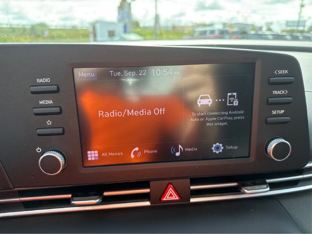 Used 2024 Hyundai Elantra SE FWD image 21