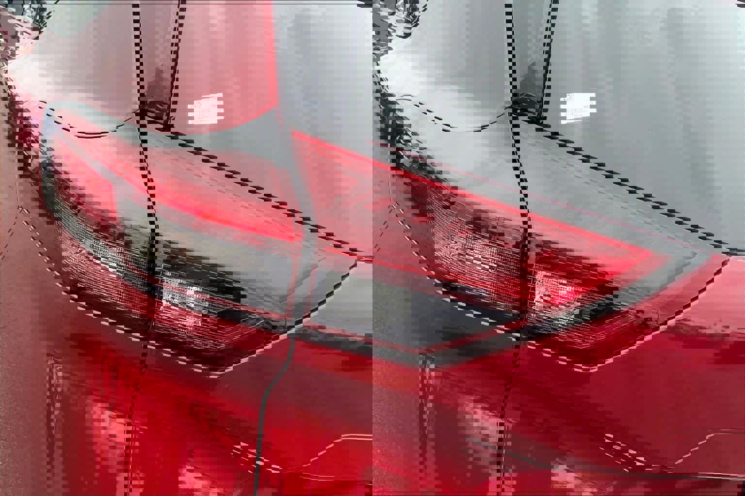 Used 2023 Nissan Rogue SL w/ SL Premium Package image 28