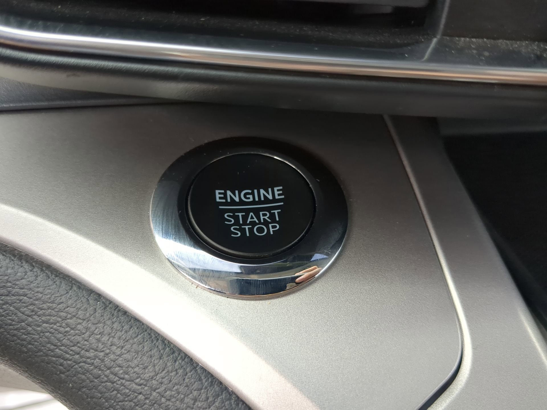 Certified 2022 Ford Explorer XLT w/ Equipment Group 202A image 60