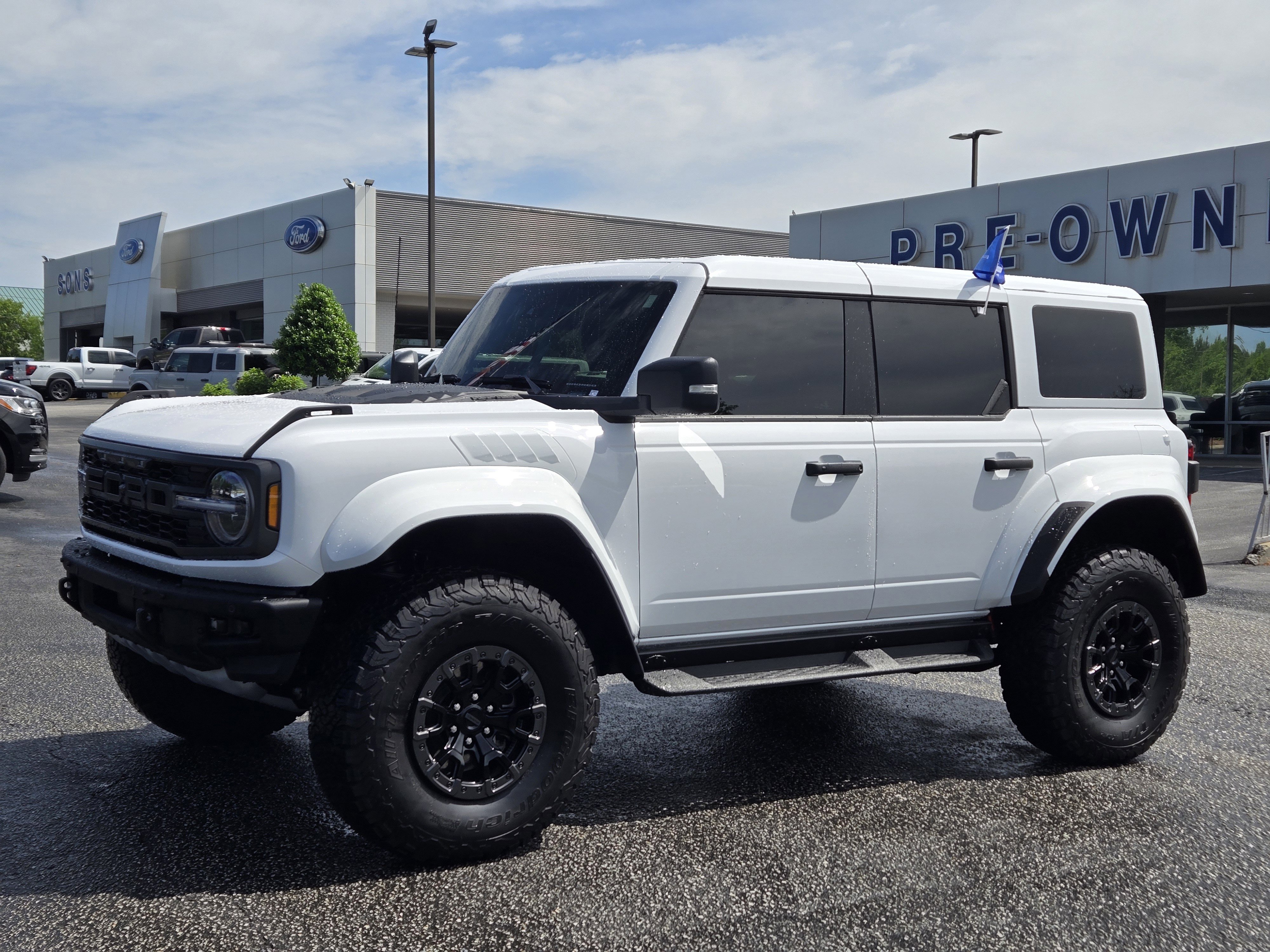 Certified 2025 Ford Bronco Raptor AWD/4WD image 2