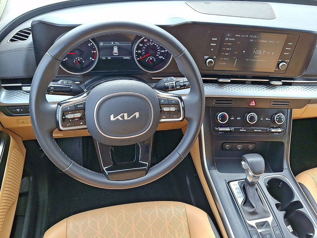 Used 2024 Kia Carnival LX FWD image 21