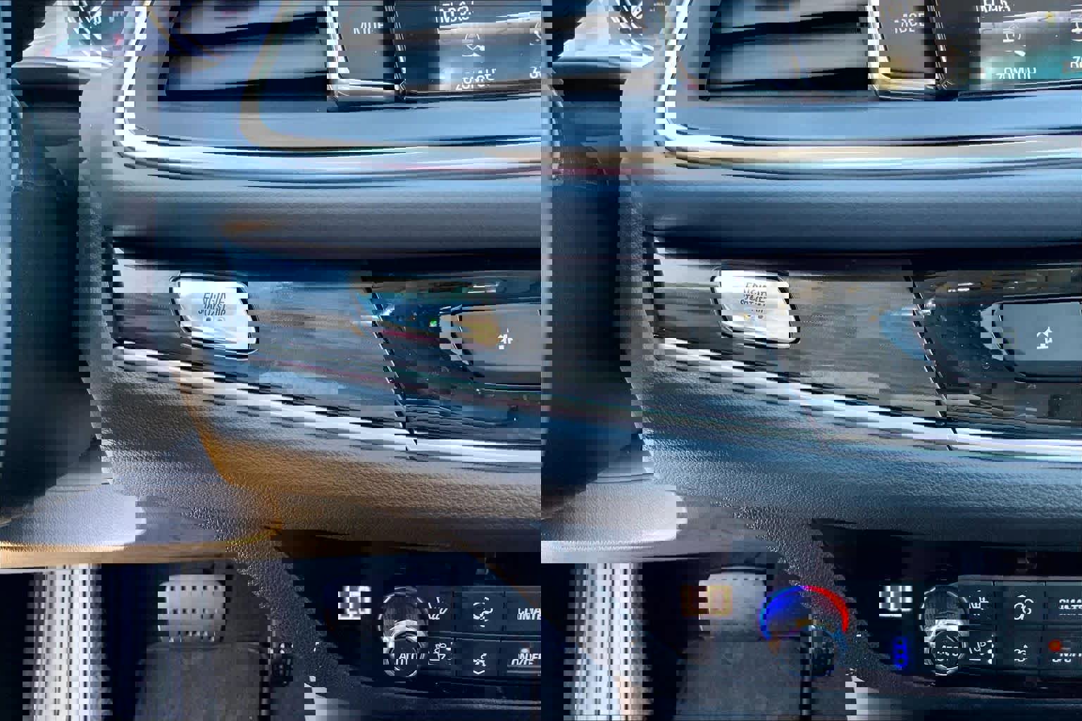 Used 2019 Buick Enclave Premium w/ Experience Buick Package FWD image 36