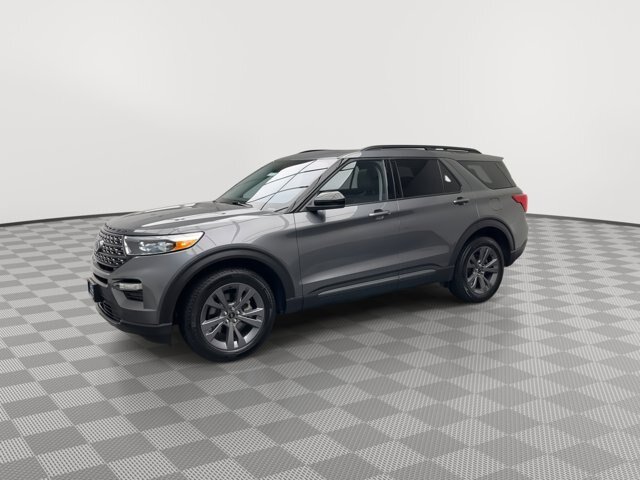Certified 2023 Ford Explorer XLT w/ XLT Sport Appearance Package AWD/4WD image 40
