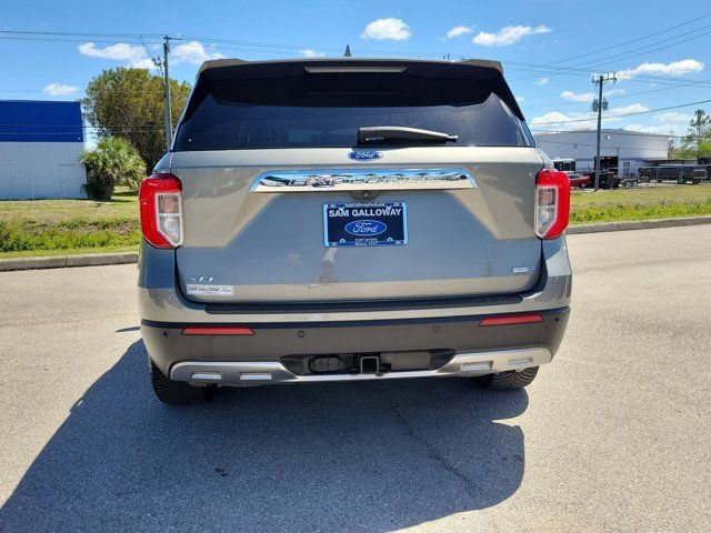 Certified 2020 Ford Explorer XLT w/ Equipment Group 202A image 3