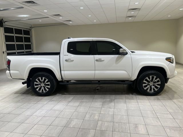 Used 2022 Toyota Tacoma Limited image 2