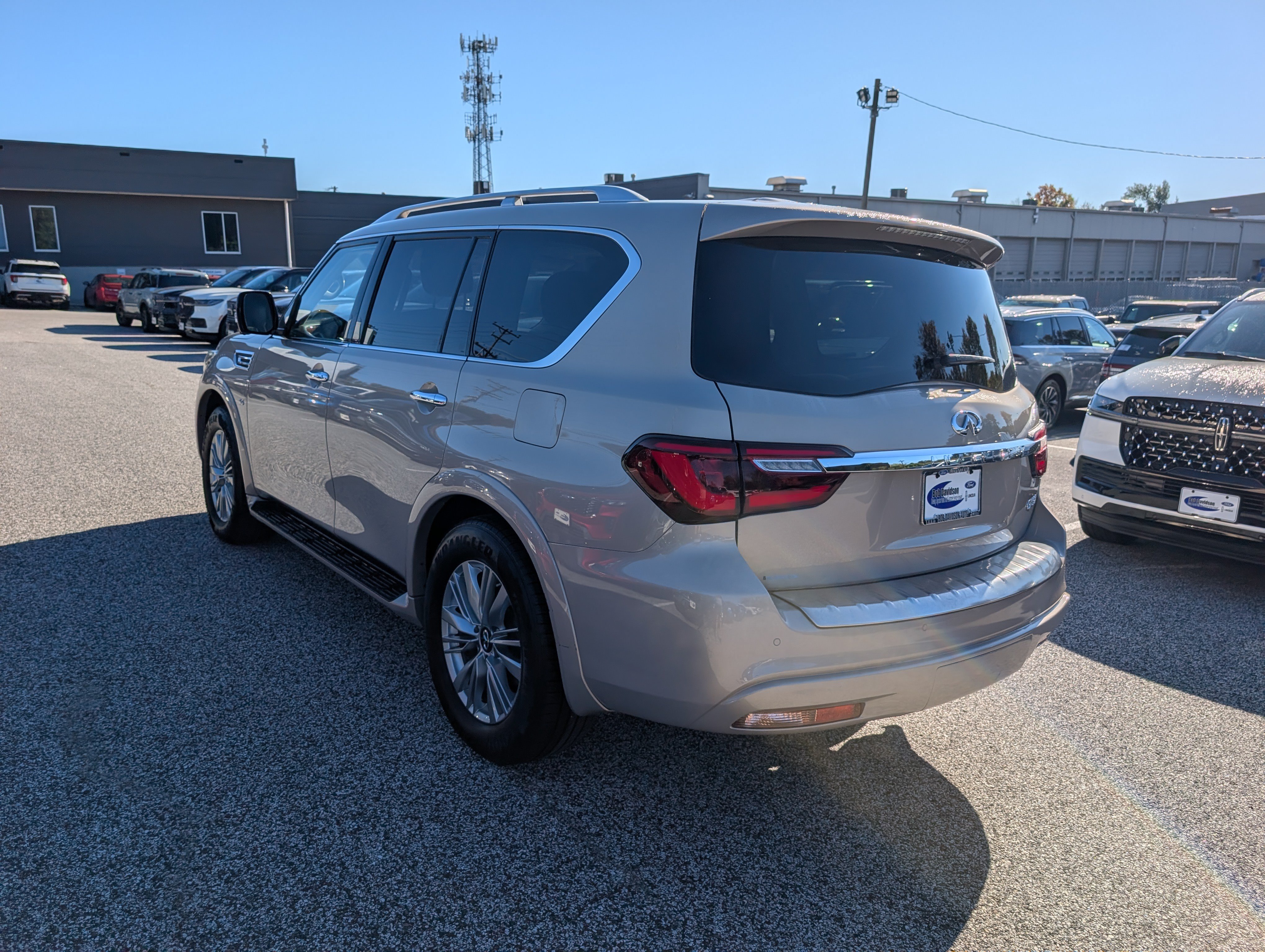 Used 2019 INFINITI QX80 Luxe w/ Proassist Package AWD/4WD image 5