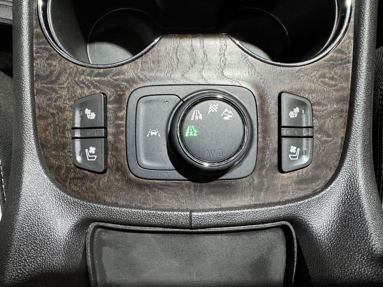 Used 2023 GMC Acadia Denali w/ Trailering Package AWD/4WD image 42