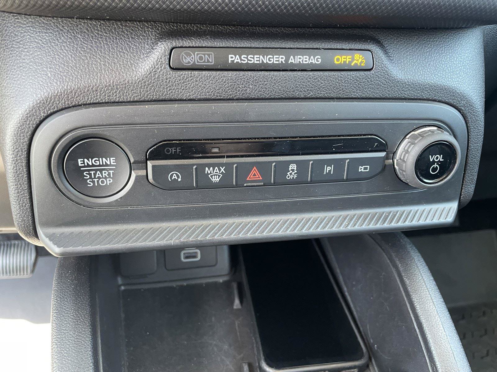Certified 2025 Ford Bronco Sport Outer Banks w/ Outer Banks Tech Package+ AWD/4WD image 19