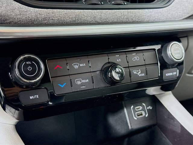 Used 2022 Jeep Compass Latitude image 15