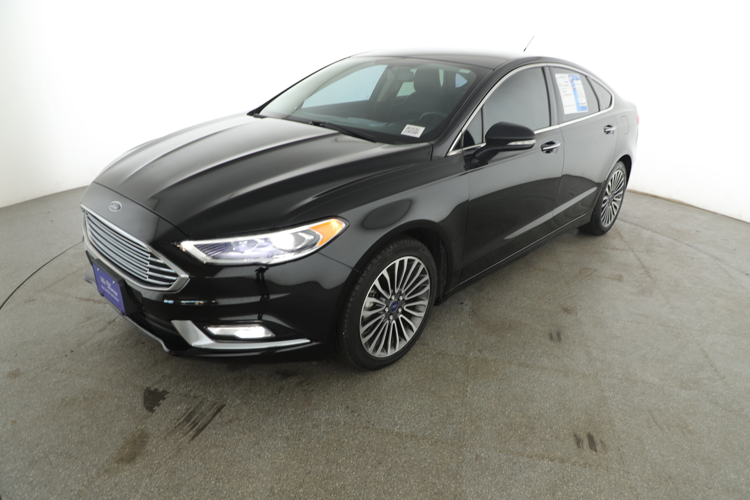 Certified 2017 Ford Fusion SE image 2