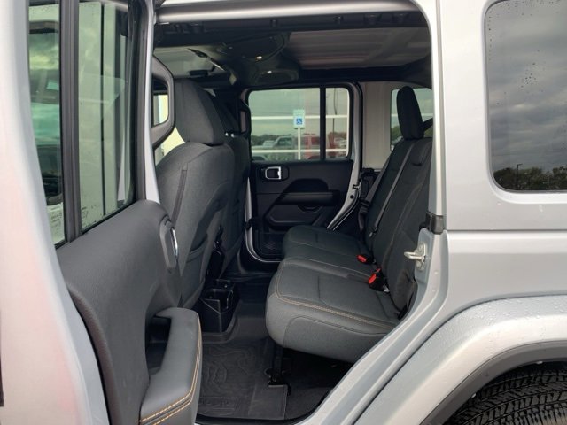 Used 2024 Jeep Wrangler Sahara w/ Technology Group image 12