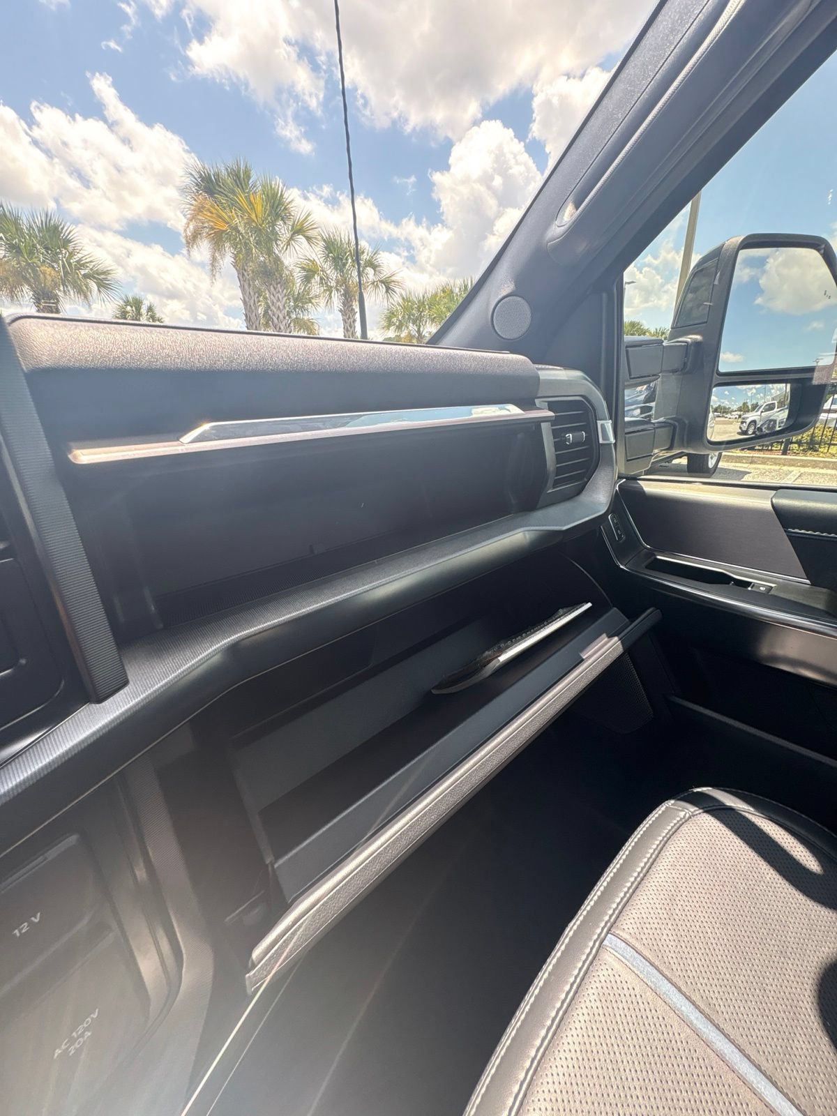 Certified 2025 Ford F150 Platinum w/ FX4 Off-Road Package AWD/4WD image 37