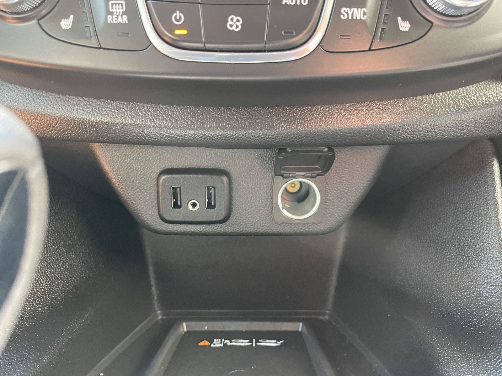 Used 2023 Chevrolet Traverse LT w/ Midnight/Sport Edition AWD/4WD image 29