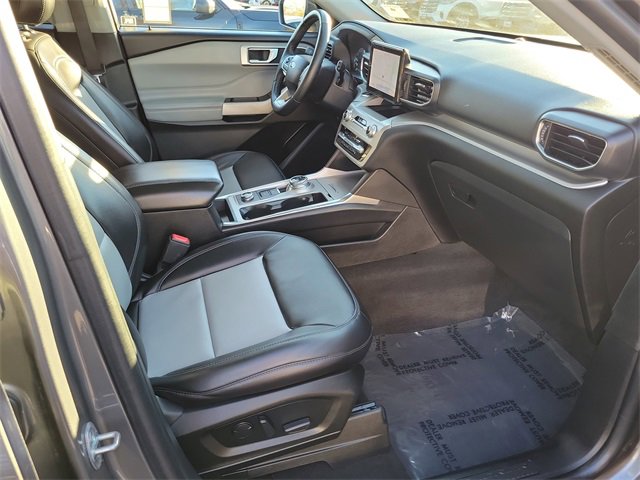 Certified 2022 Ford Explorer XLT w/ Equipment Group 202A image 16