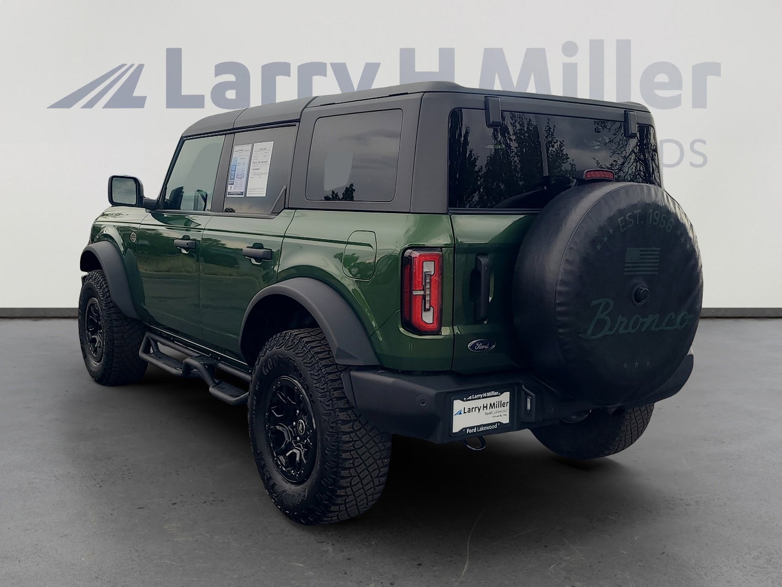 Certified 2024 Ford Bronco Wildtrak AWD/4WD image 3