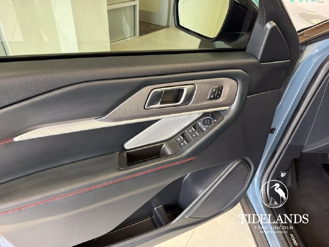 Certified 2025 Ford Explorer ST AWD/4WD image 15