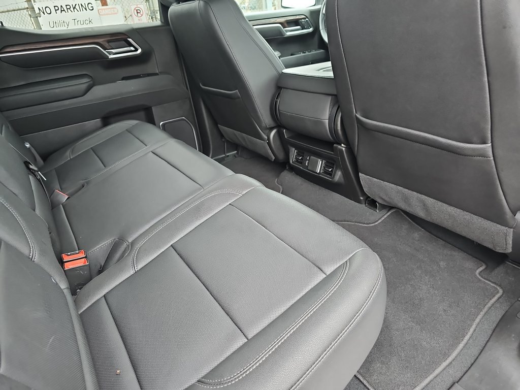 Used 2025 GMC Sierra 1500 SLT AWD/4WD image 11