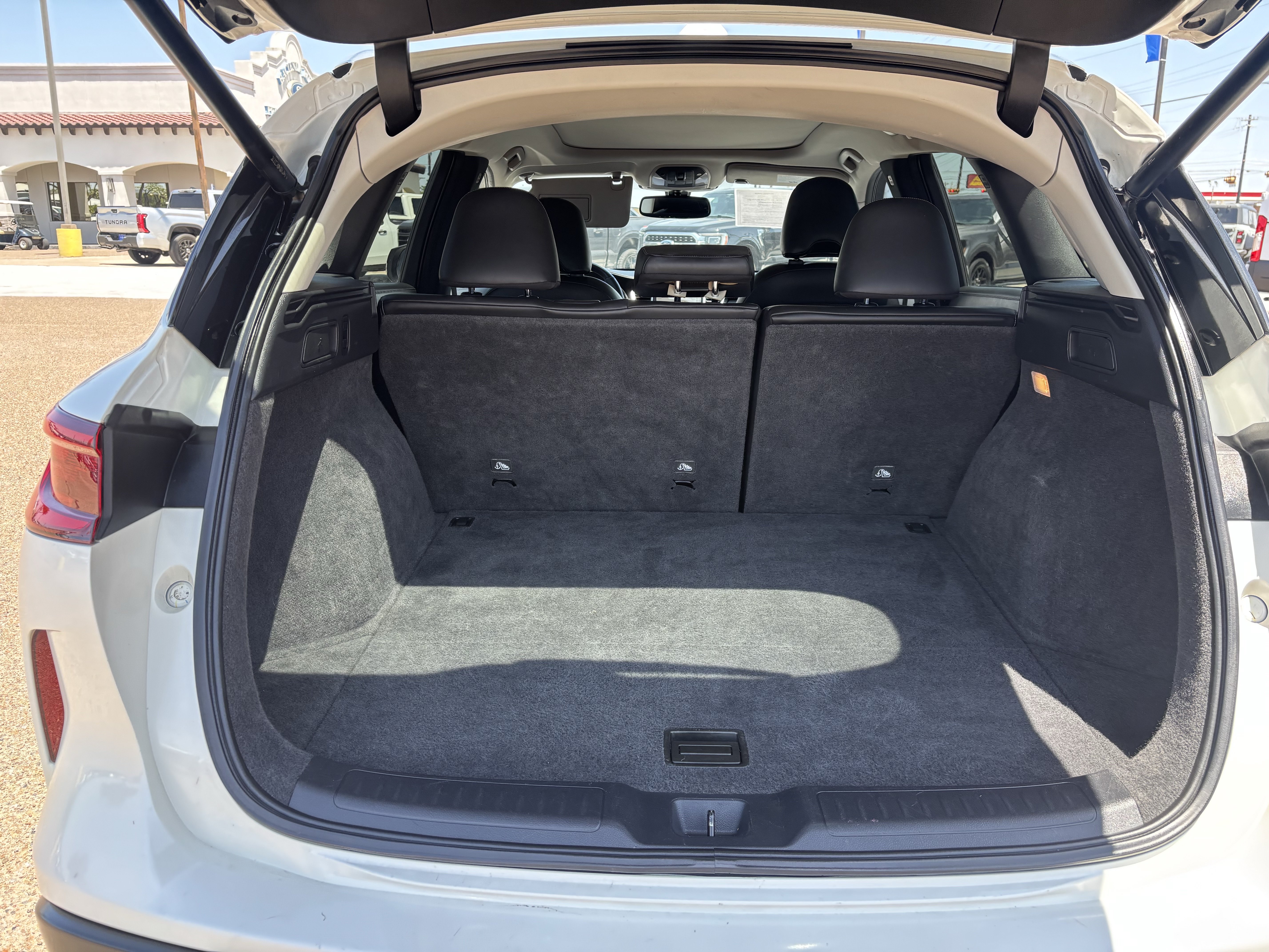 Used 2022 INFINITI QX50 Essential FWD image 18