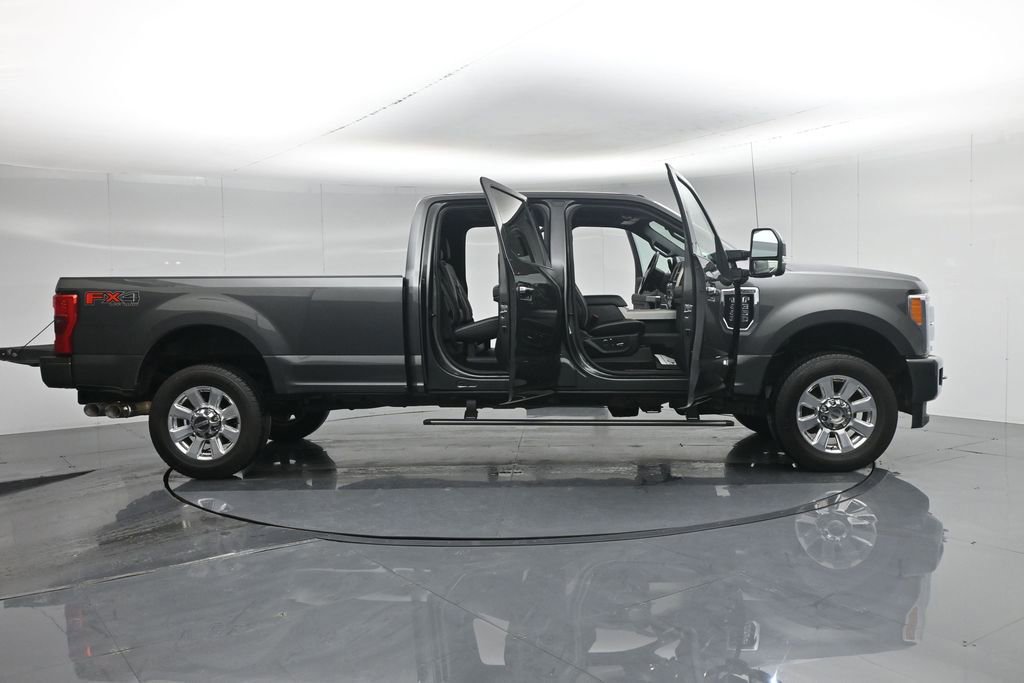Certified 2018 Ford F350 Platinum w/ Platinum Ultimate Package image 33