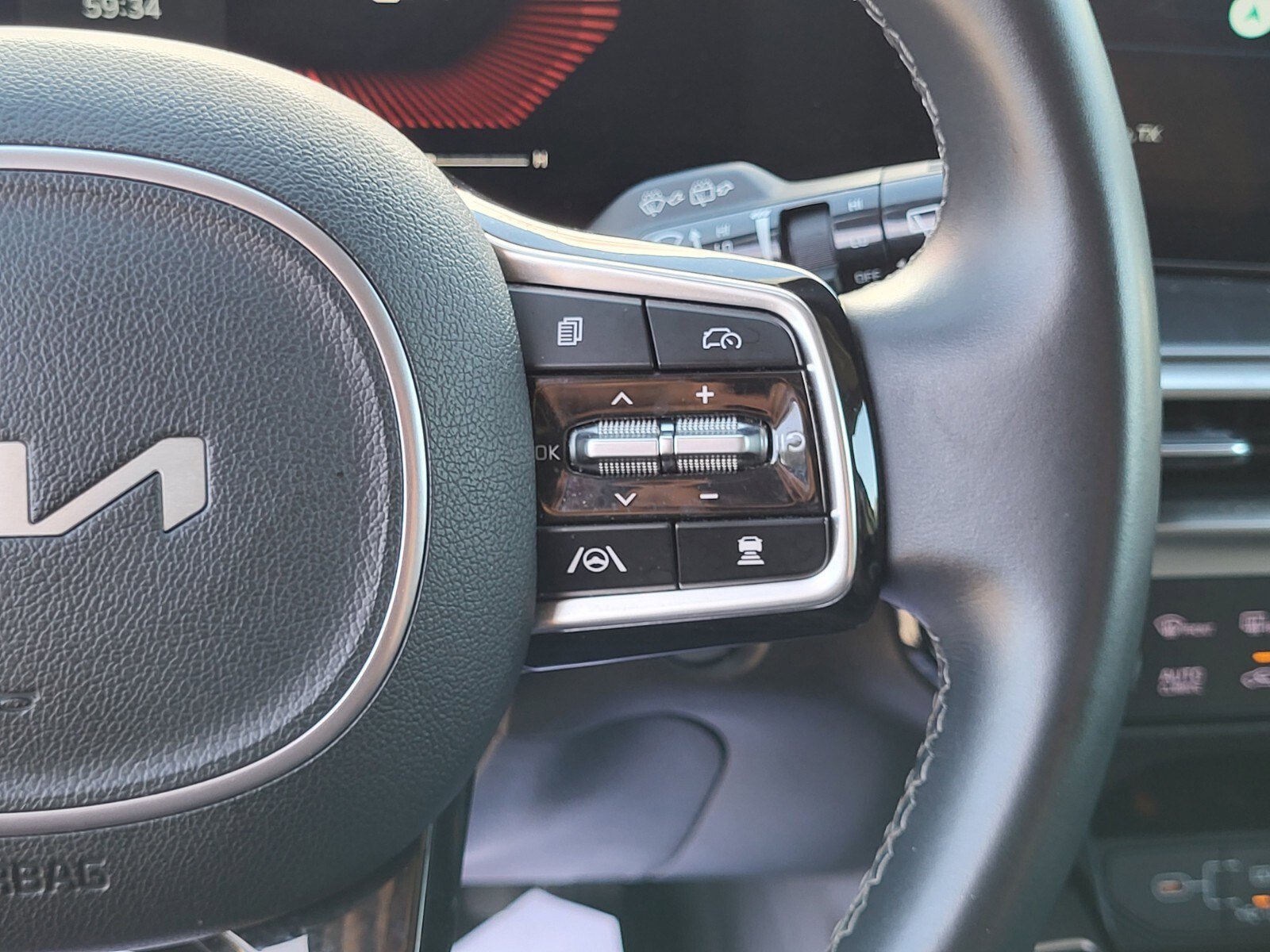 Used 2024 Kia Sorento S image 28