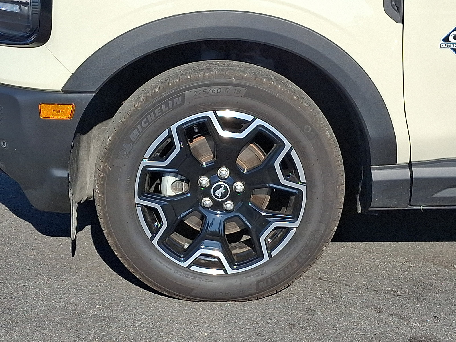 Certified 2025 Ford Bronco Sport Outer Banks w/ Outer Banks Tech Package+ AWD/4WD image 9