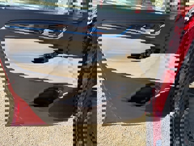 Used 2023 Buick Enclave Essence image 22