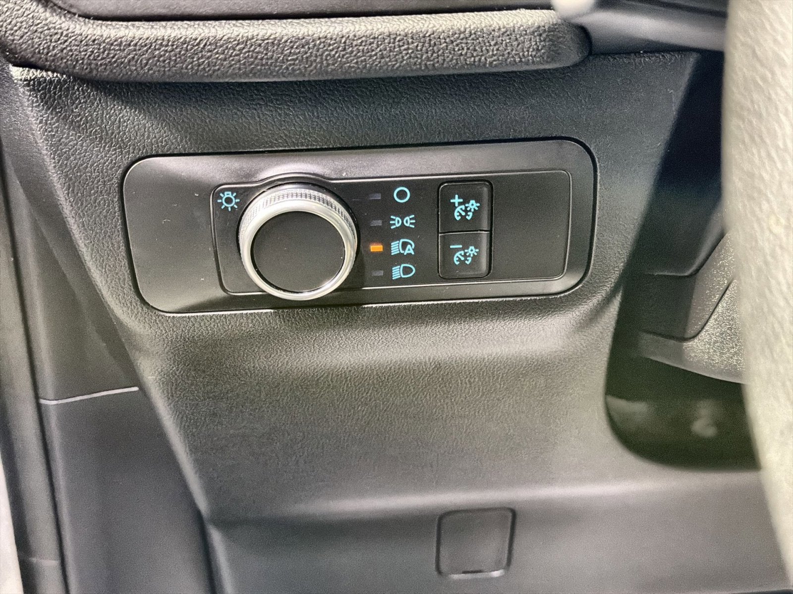 Certified 2020 Ford Escape SE AWD/4WD image 36