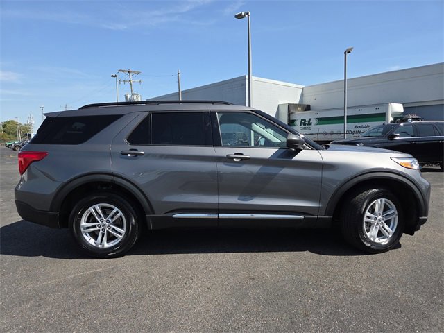 Certified 2022 Ford Explorer XLT w/ Equipment Group 202A image 6