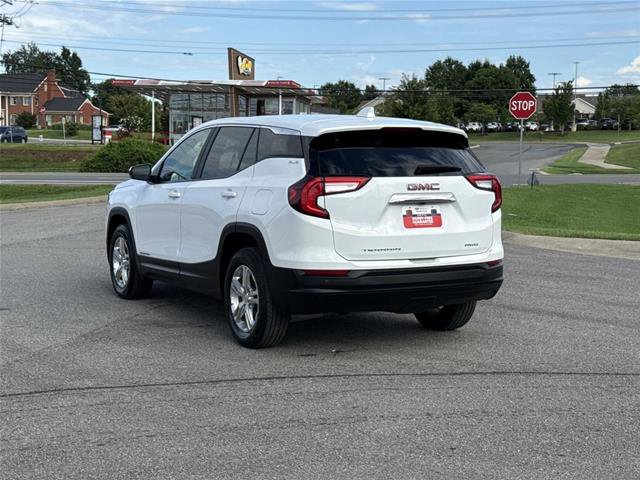 Used 2024 GMC Terrain SLE AWD/4WD image 7