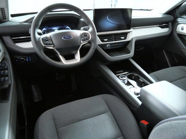 Certified 2025 Ford Explorer Active image 8