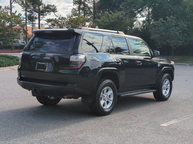 Used 2022 Toyota 4Runner SR5 AWD/4WD image 4