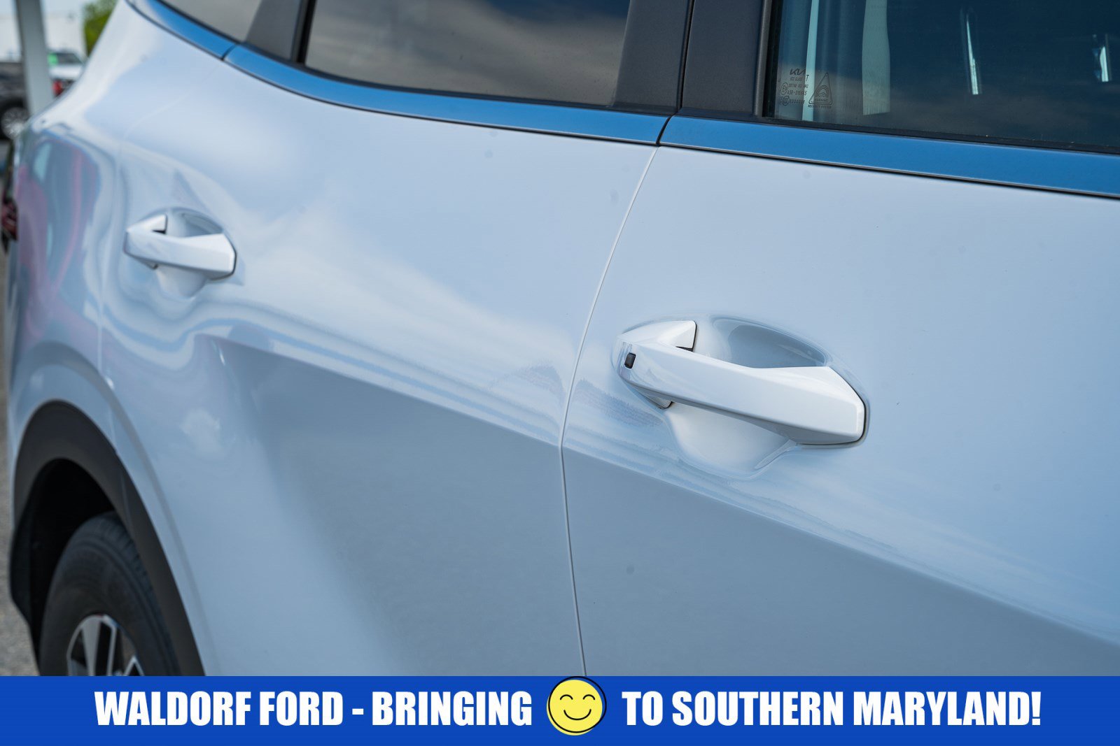 Used 2025 Kia Sportage EX FWD image 12