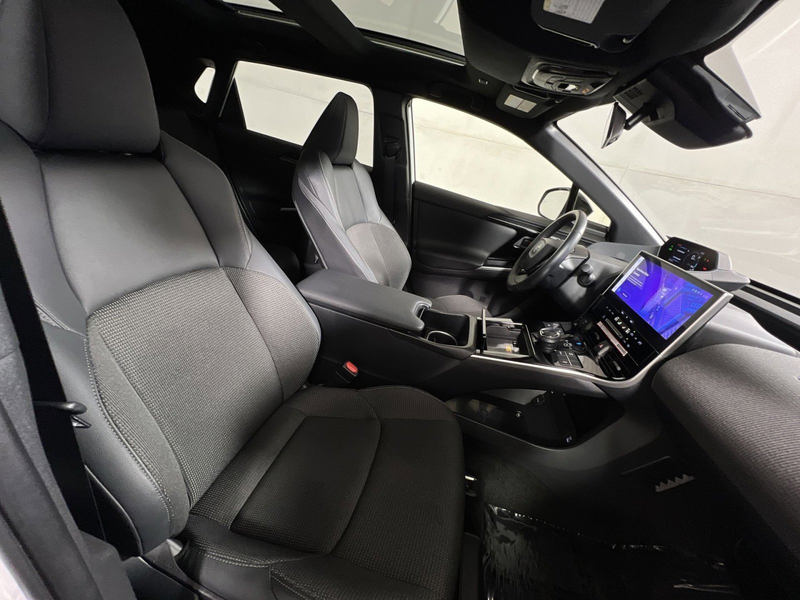 Used 2024 Toyota bZ4X XLE image 24