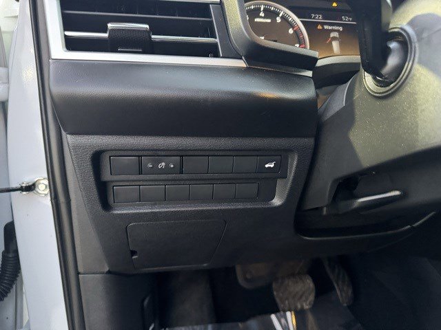 Used 2024 Mitsubishi Outlander SE image 13