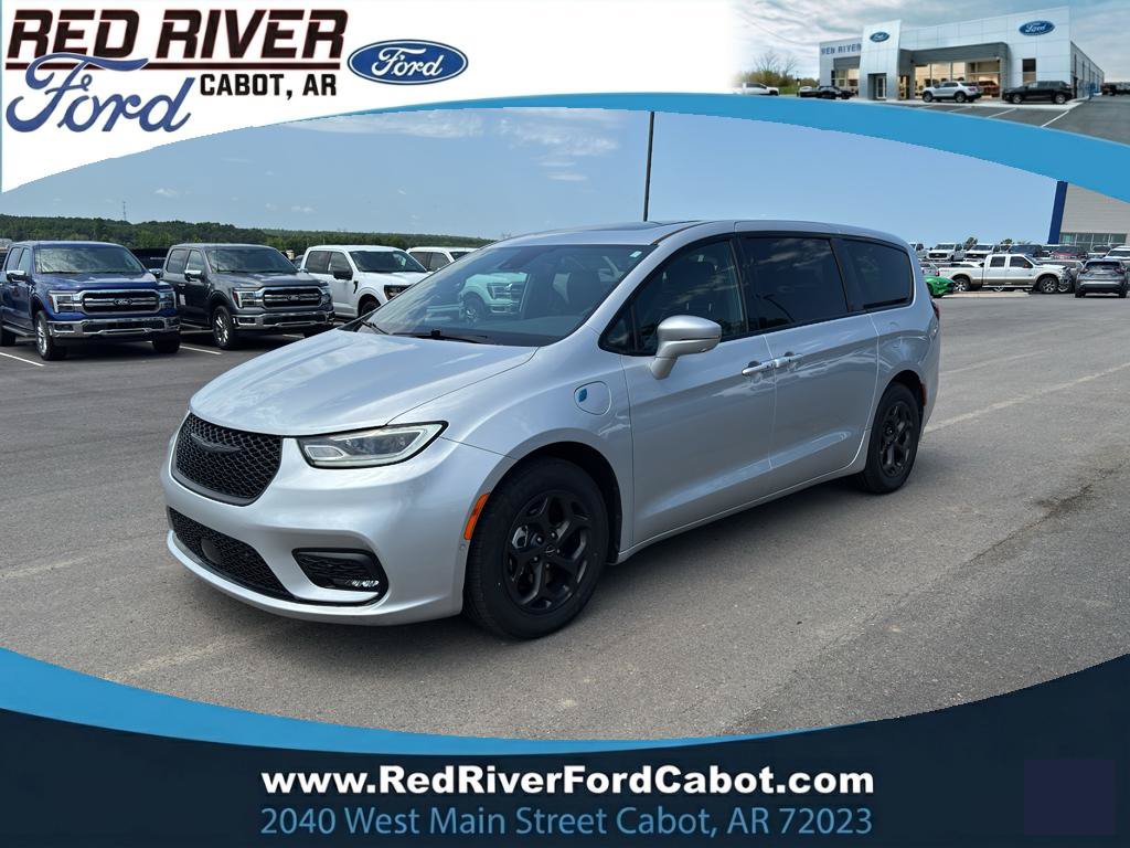Used 2022 Chrysler Pacifica Limited w/ S Appearance Package FWD image 1