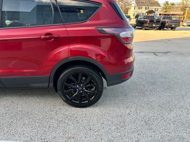 Certified 2017 Ford Escape SE w/ SE Sport Appearance Package AWD/4WD image 9