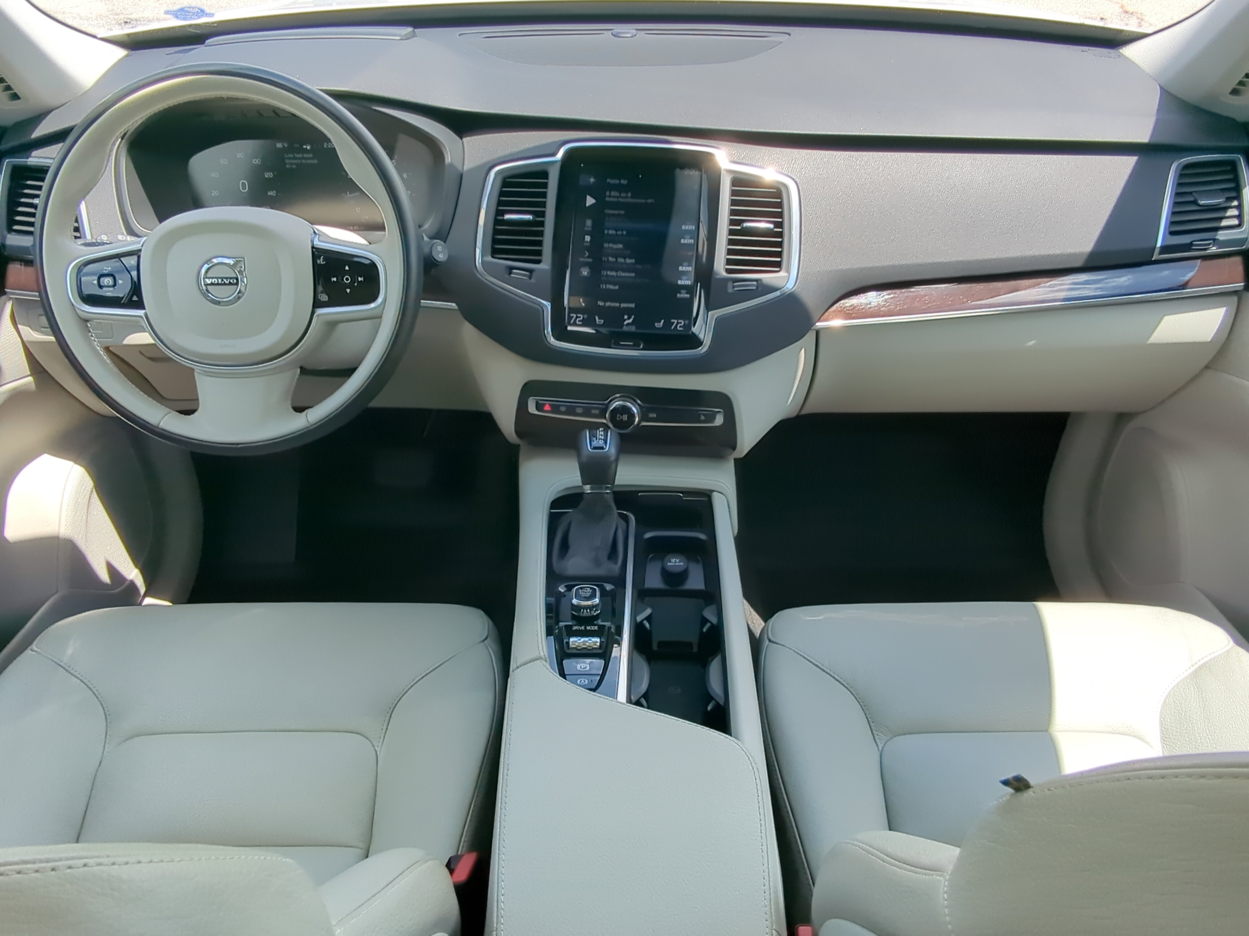 Used 2019 Volvo XC90 T6 Momentum w/ Advanced Package AWD/4WD image 13